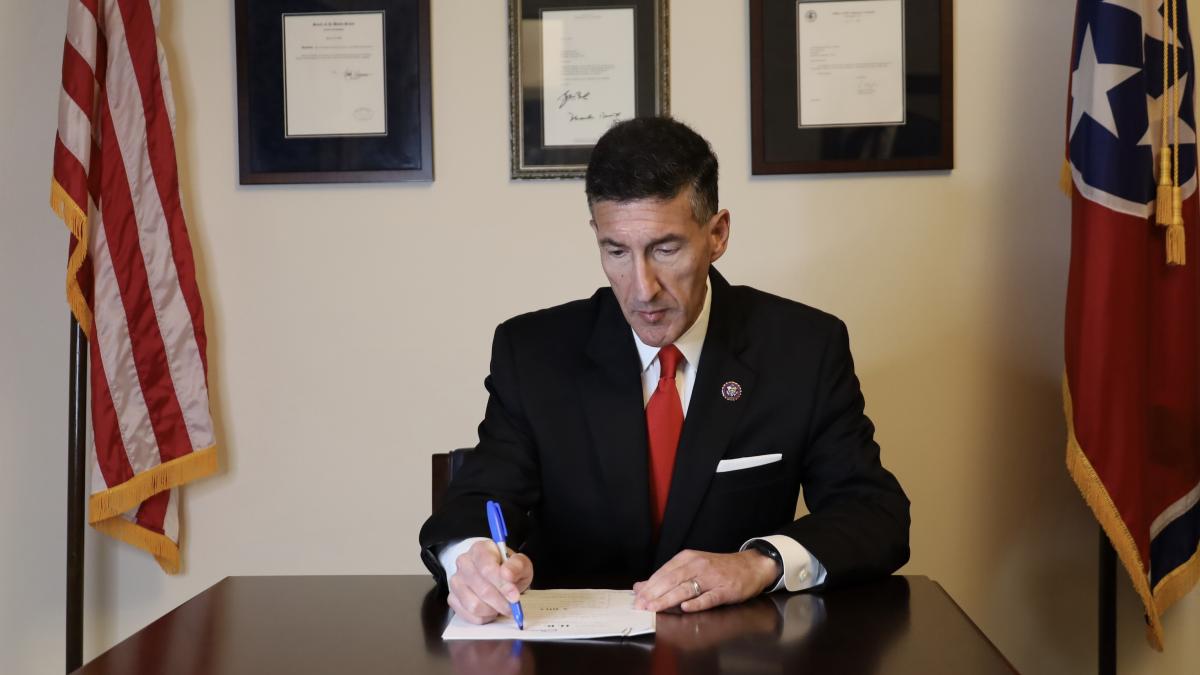 Rep. Kustoff Signing Bill 