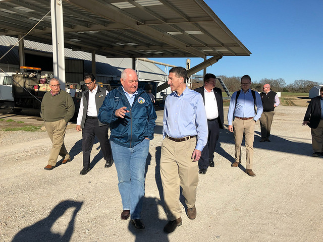 40558282372  015ef908c7  z 