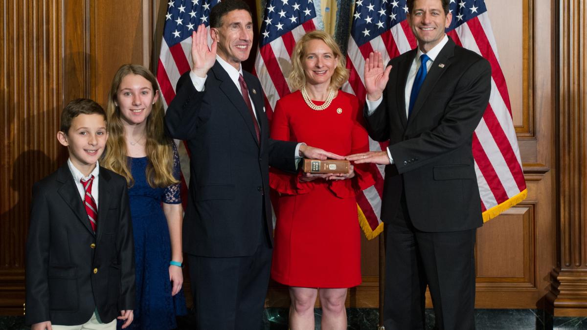01 03 17 Kustoff Swearing In